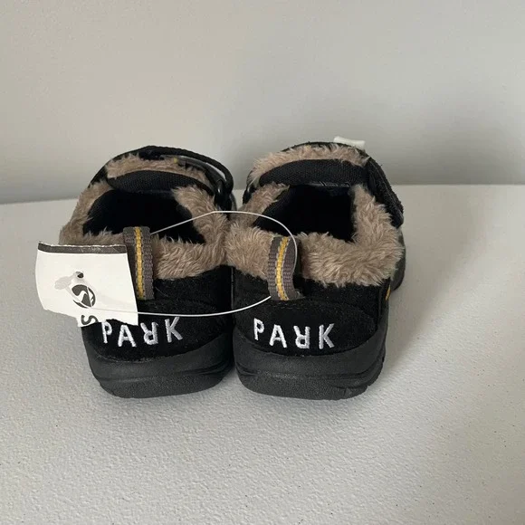 Keen Newport Fur BigFoot Gold Youth Kids Waterproof Shoes Size 11 - Picture 5 of 9